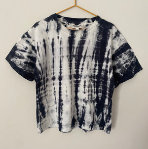 Finger T-shirt | 7 yrs recommended (preloved) KindFolk