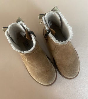 Uggs | UK 9 | EU 27.5 (preloved) KindFolk